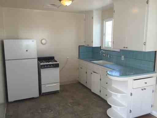 307 Roosevelt Ave - Photo 3 of 5