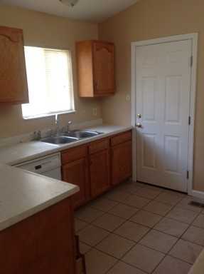 6225 Wagner Ave - Photo 3 of 8