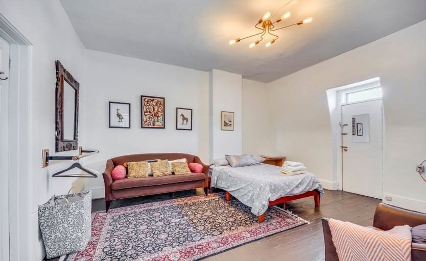 450 Queen St W - Photo 2 of 5