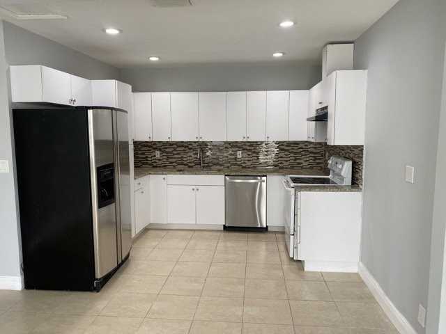 2911 Nw 29th Ter - Photo 3 of 16