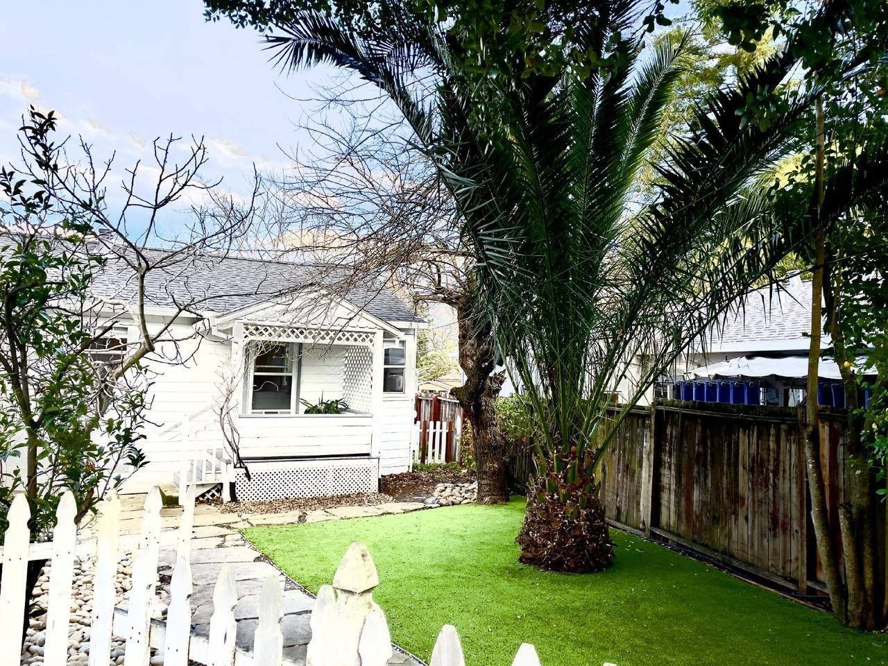 1428 Oakland Blvd - Photo 2 of 11