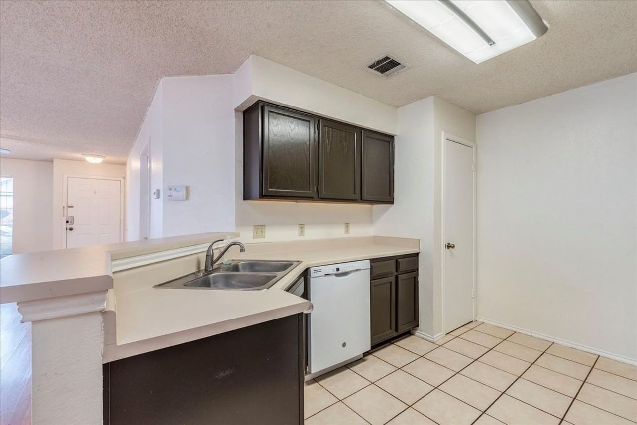 14030 Merseyside Dr - Photo 2 of 23