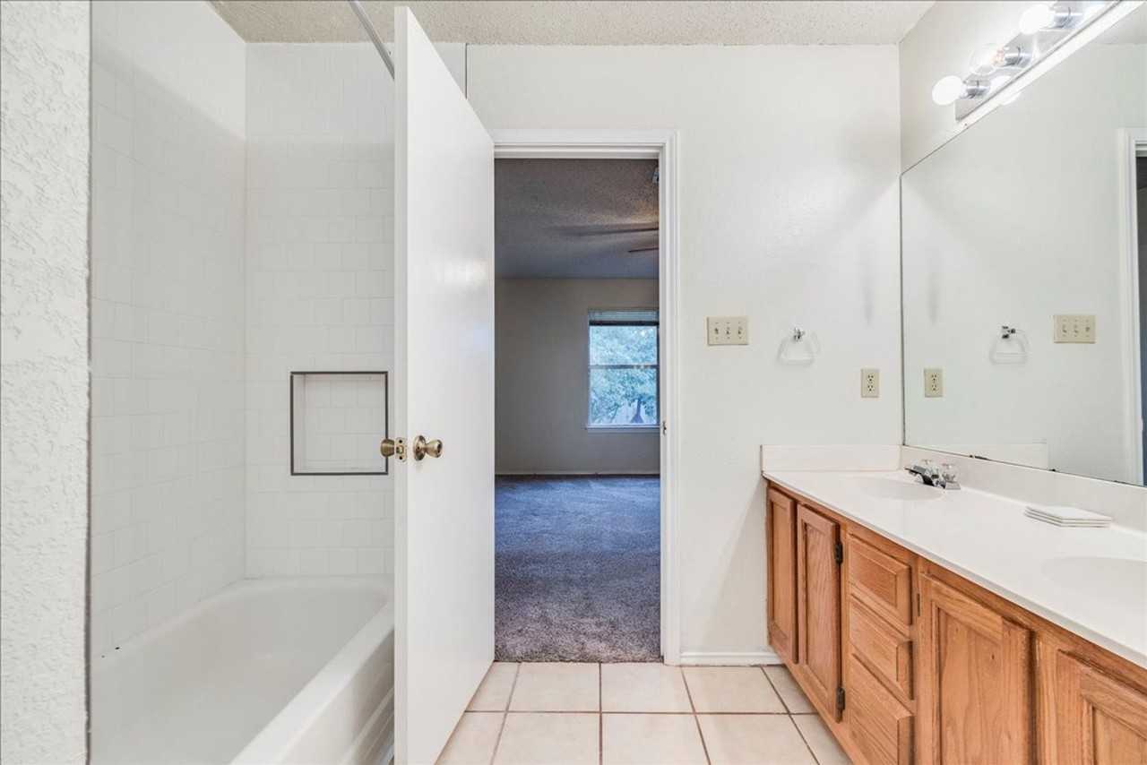 14030 Merseyside Dr - Photo 4 of 23