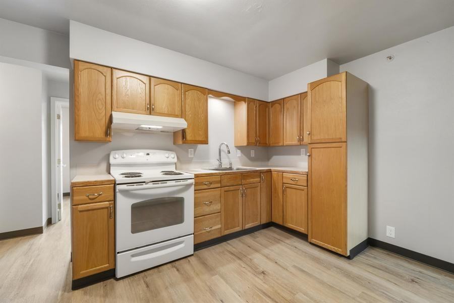 403 1/2 Garfield St S #19 - Photo 3 of 49