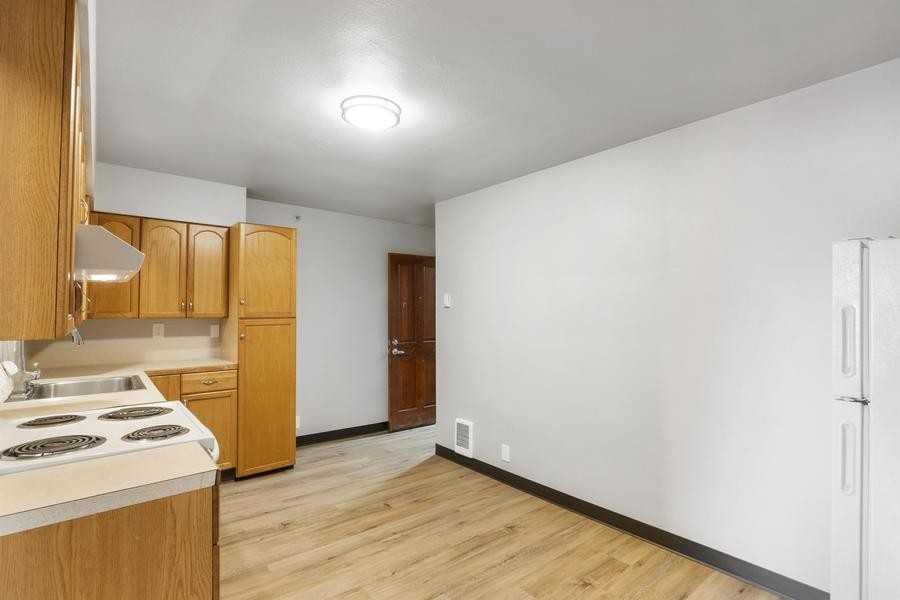 403 1/2 Garfield St S #19 - Photo 4 of 49