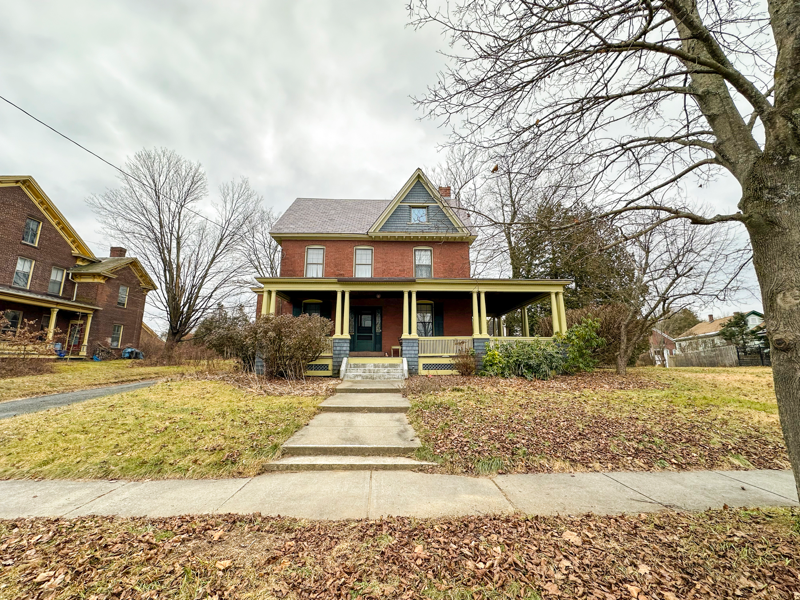 66 Prospect St - Photo 3 of 40