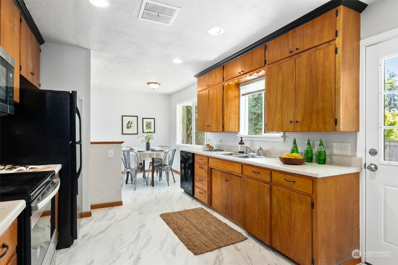 502 120th St S - Photo 3 of 9