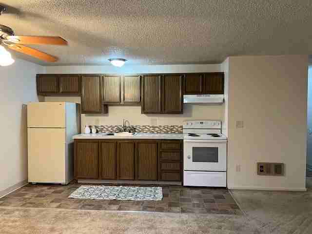 1441 Ne Hogan Pl #1441 - Photo 3 of 13