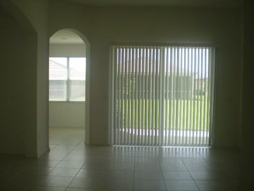 10579 SW Southgate Ct - Photo 3 of 7