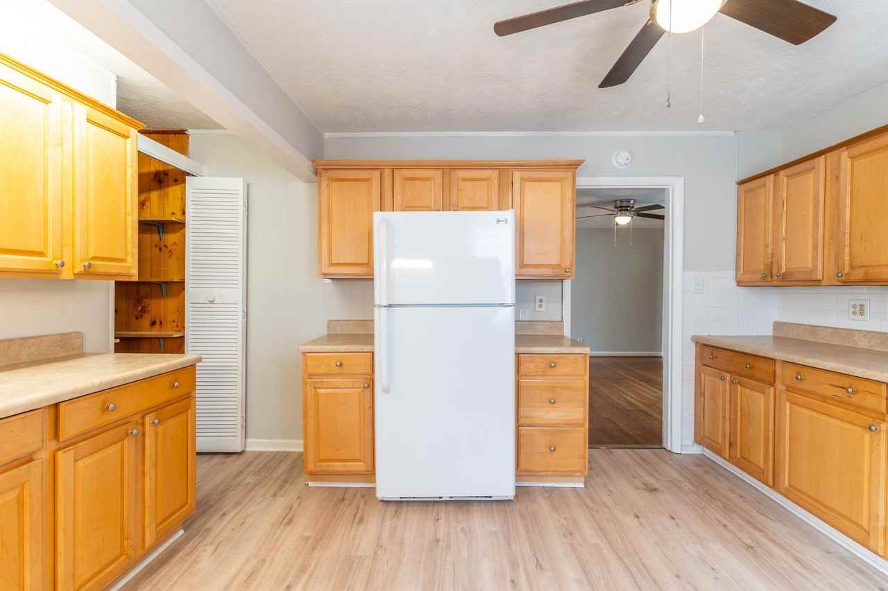 4525 Brooklawn Circle - Photo 3 of 20