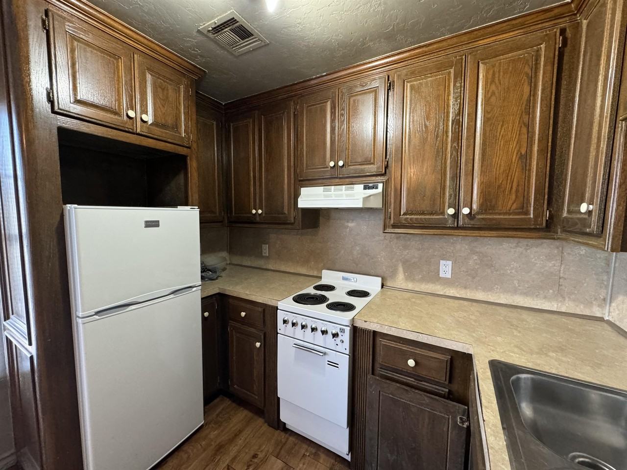 816 1/2 NE 20th Street Oklahoma City, OK 73105 - Photo 2 of 9