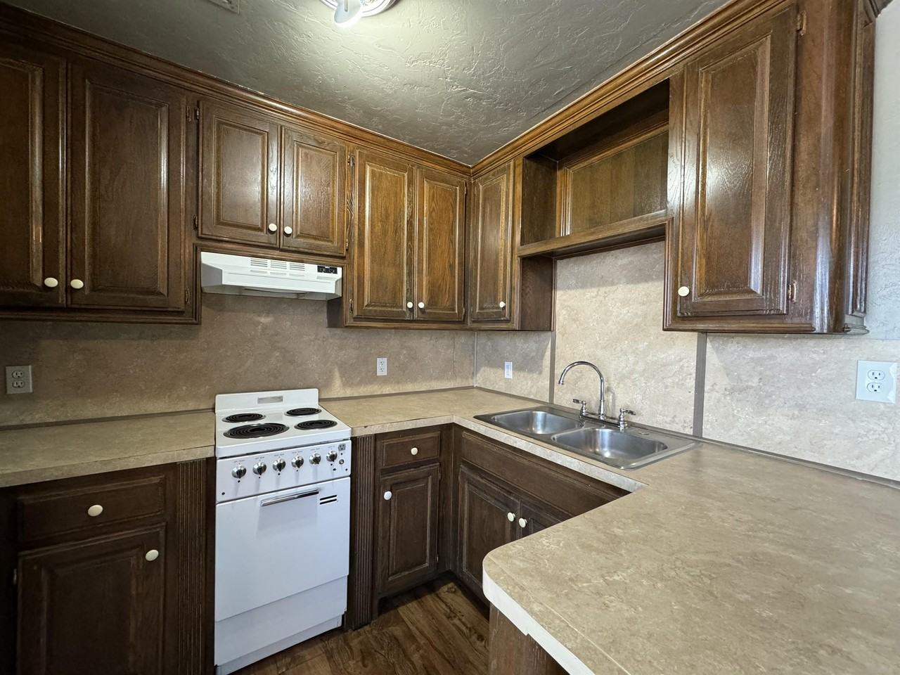 816 1/2 NE 20th Street Oklahoma City, OK 73105 - Photo 3 of 9