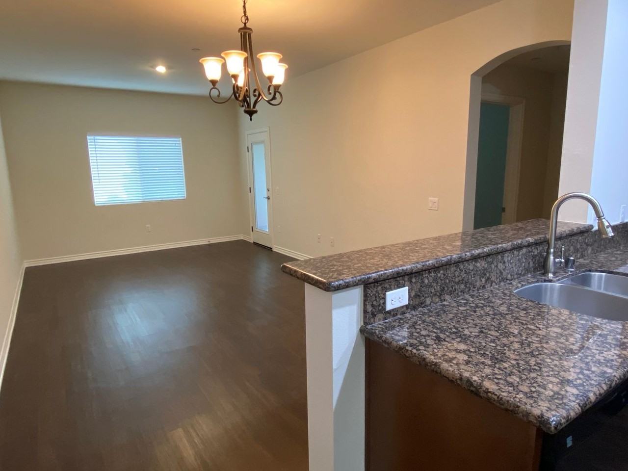 Santa Barbara Luxury Apartment Homes - Photo 4 of 50