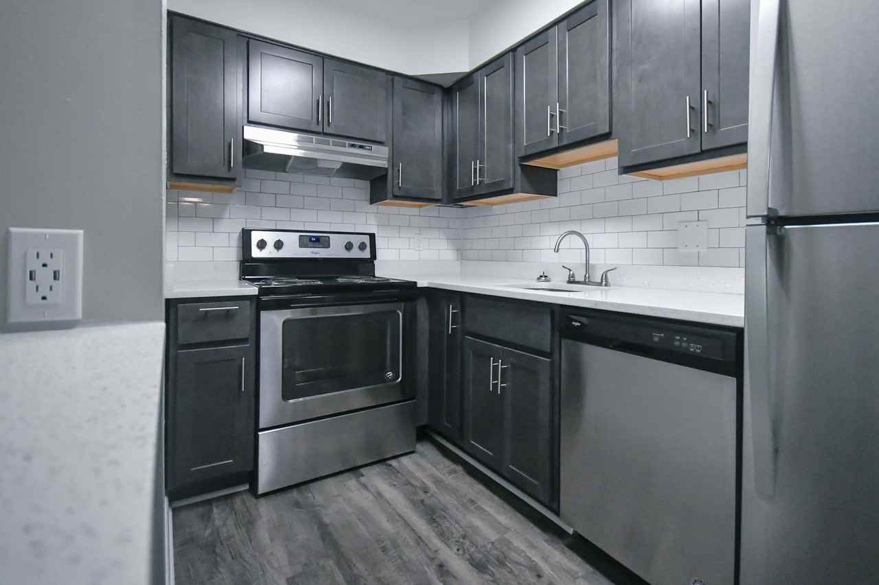 Tivoli Apartments - Photo 4 of 16