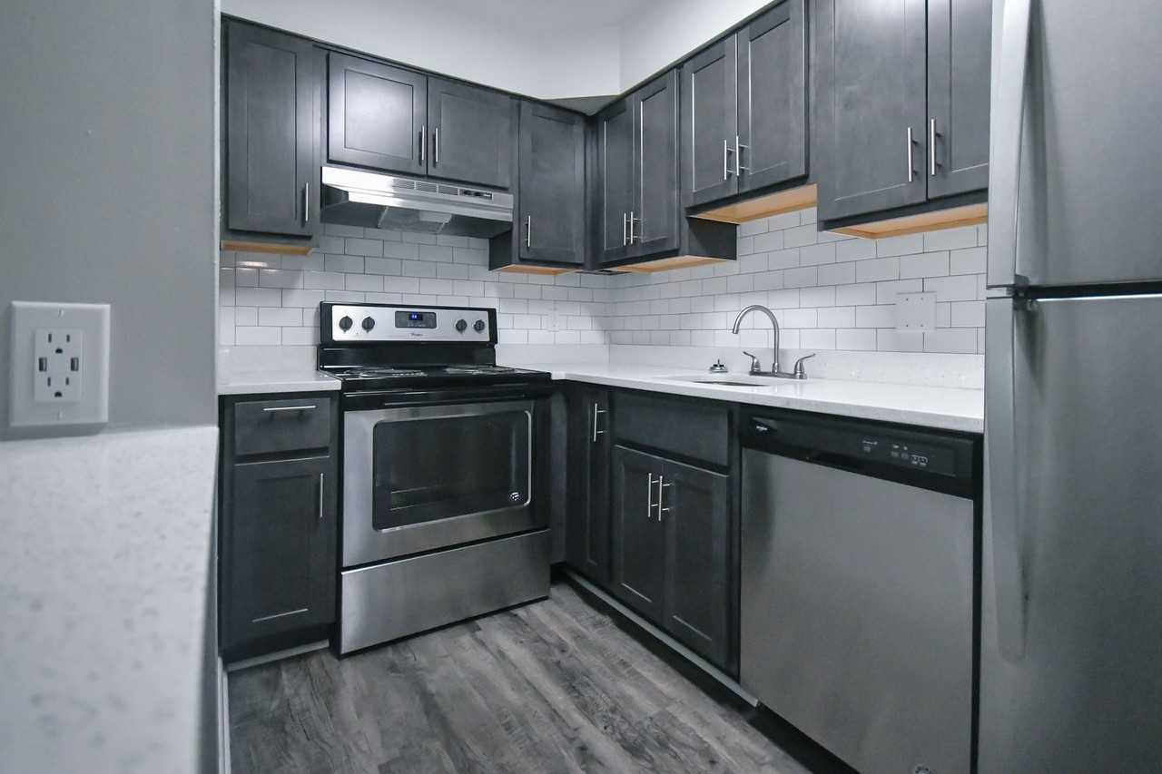 Tivoli Apartments - Photo 5 of 16