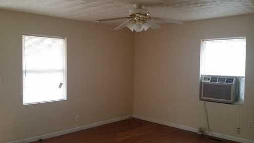 519 Willow St - Photo 2 of 9