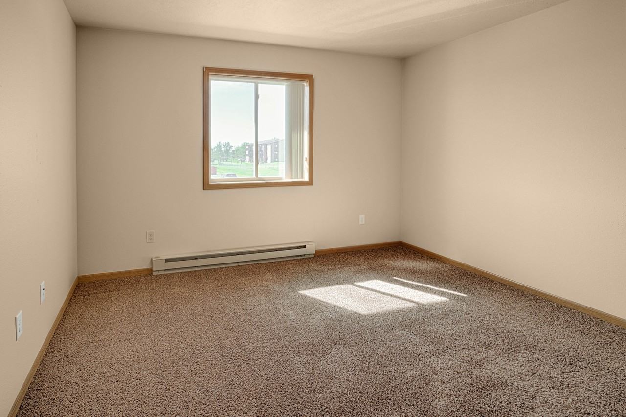 Lindenwood Apartments - Photo 5 of 9