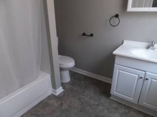 622 3rd Ave W - Photo 2 of 6