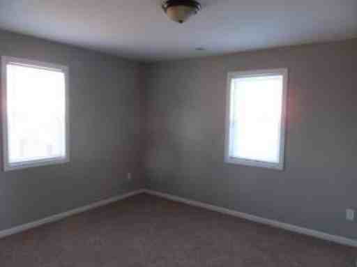 622 3rd Ave W - Photo 3 of 6