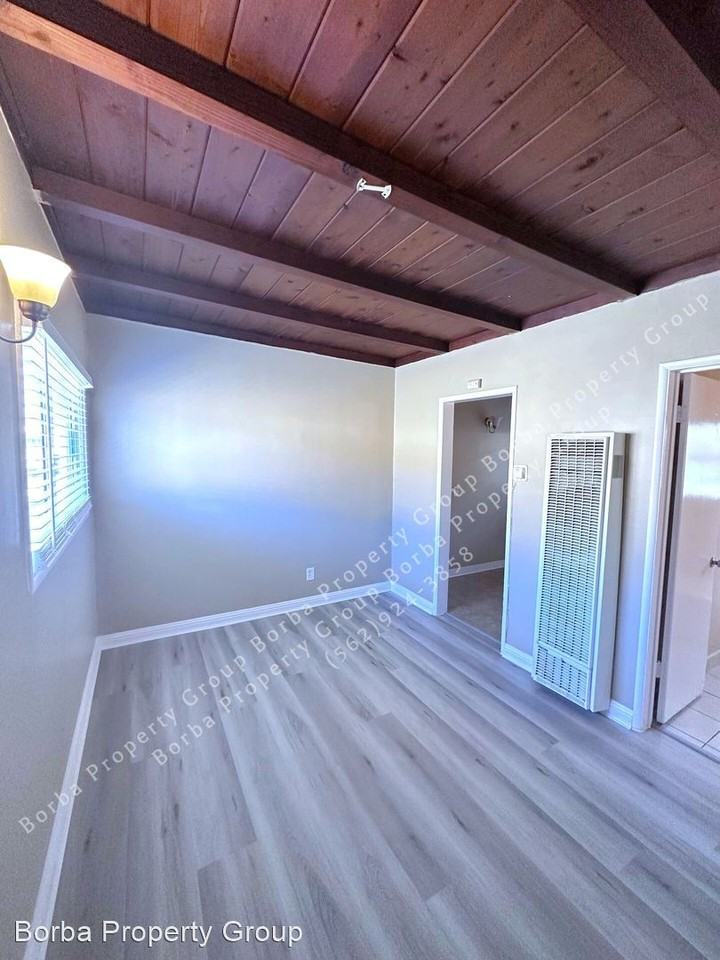 356 E South St - Photo 2 of 8