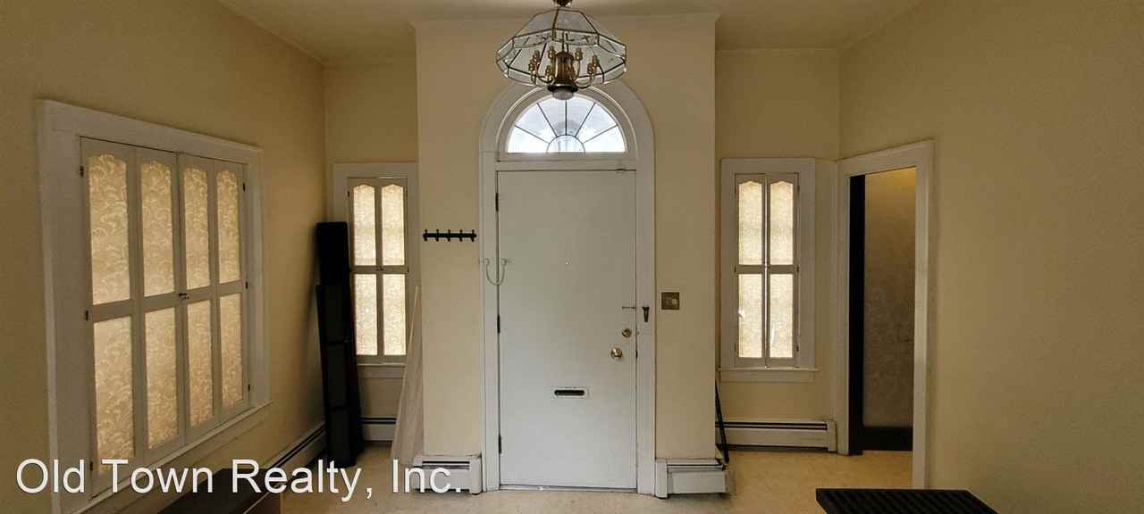 403 S Division St - Photo 2 of 11