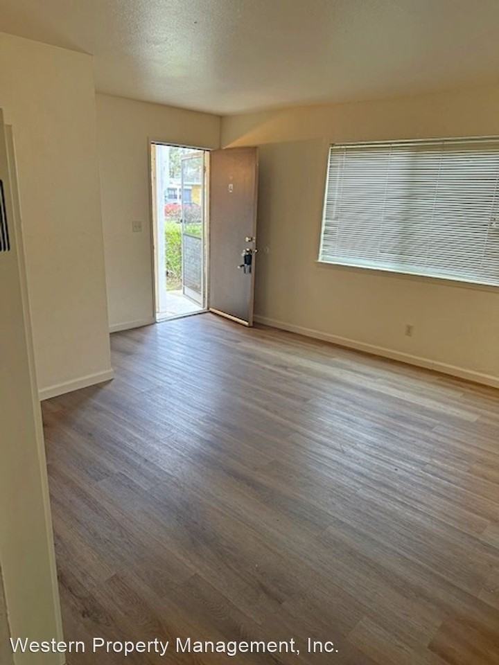 530 Laverne Ave. - Photo 2 of 8