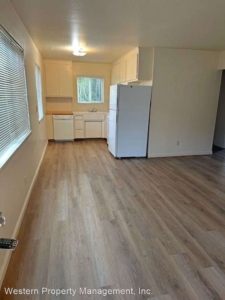530 Laverne Ave. - Photo 3 of 8