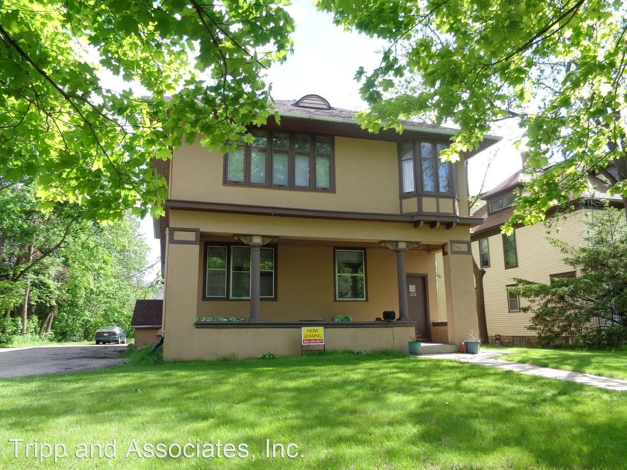 305-427 Augusta Ave - Photo 2 of 5