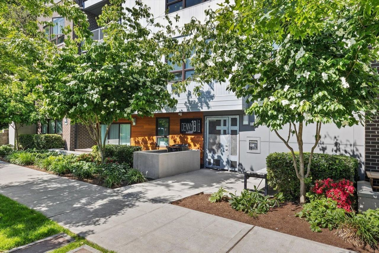 Denny 18 Apartments - Photo 2 of 16