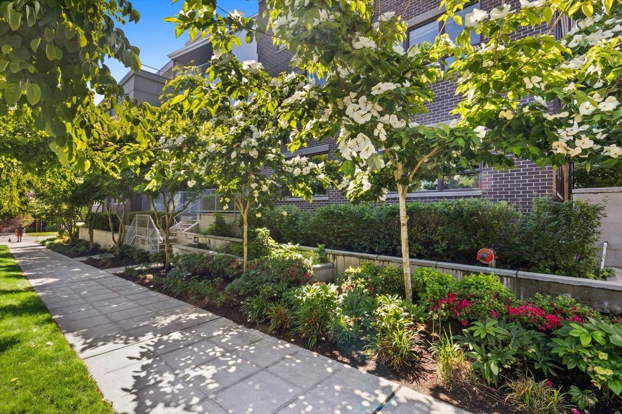 Denny 18 Apartments - Photo 3 of 16