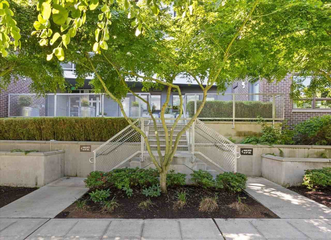 Denny 18 Apartments - Photo 4 of 16