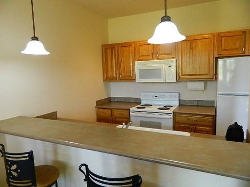 951 N 10 Mile Dr - Photo 3 of 4