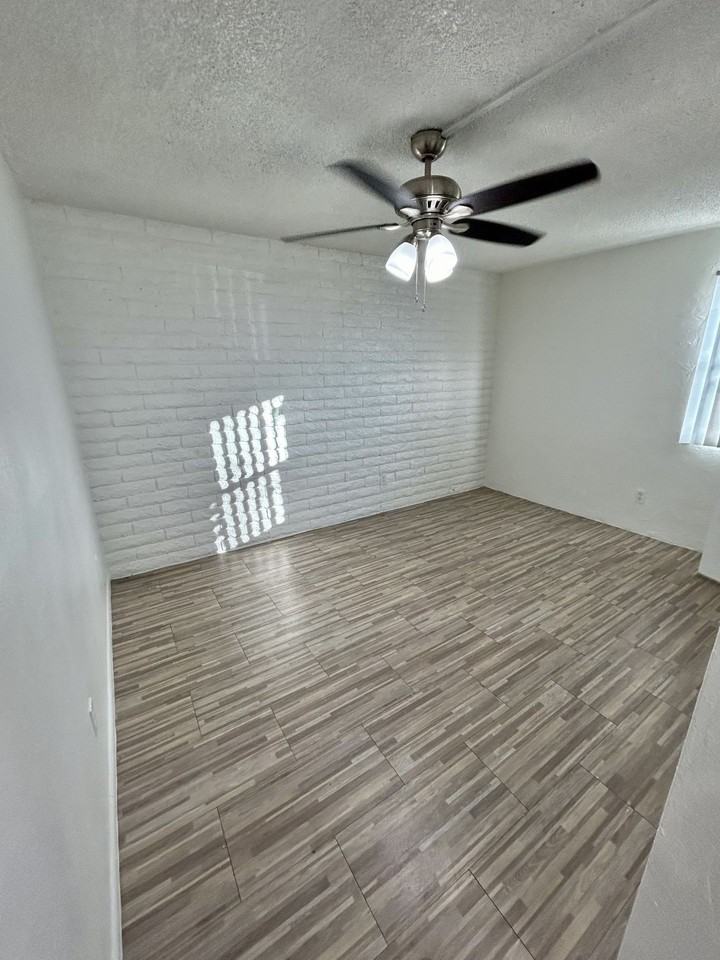 Buenas Riverview - Photo 2 of 9