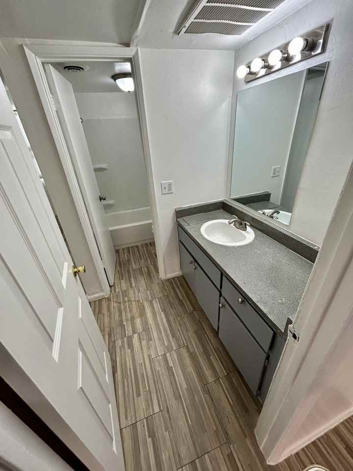 Buenas Riverview - Photo 3 of 9