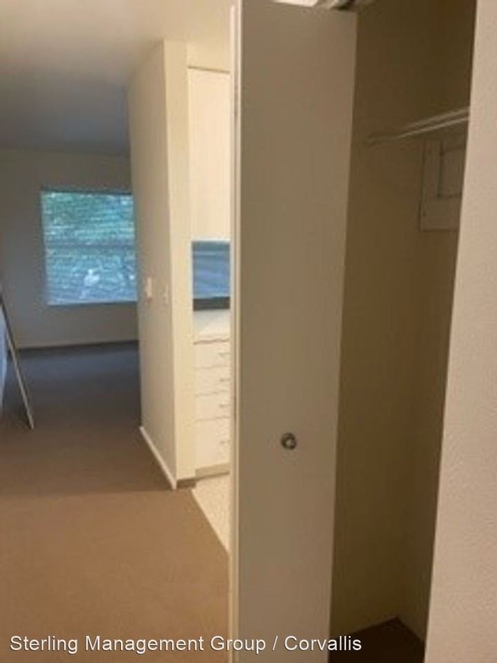 514 NW 21st Street - Photo 3 of 12