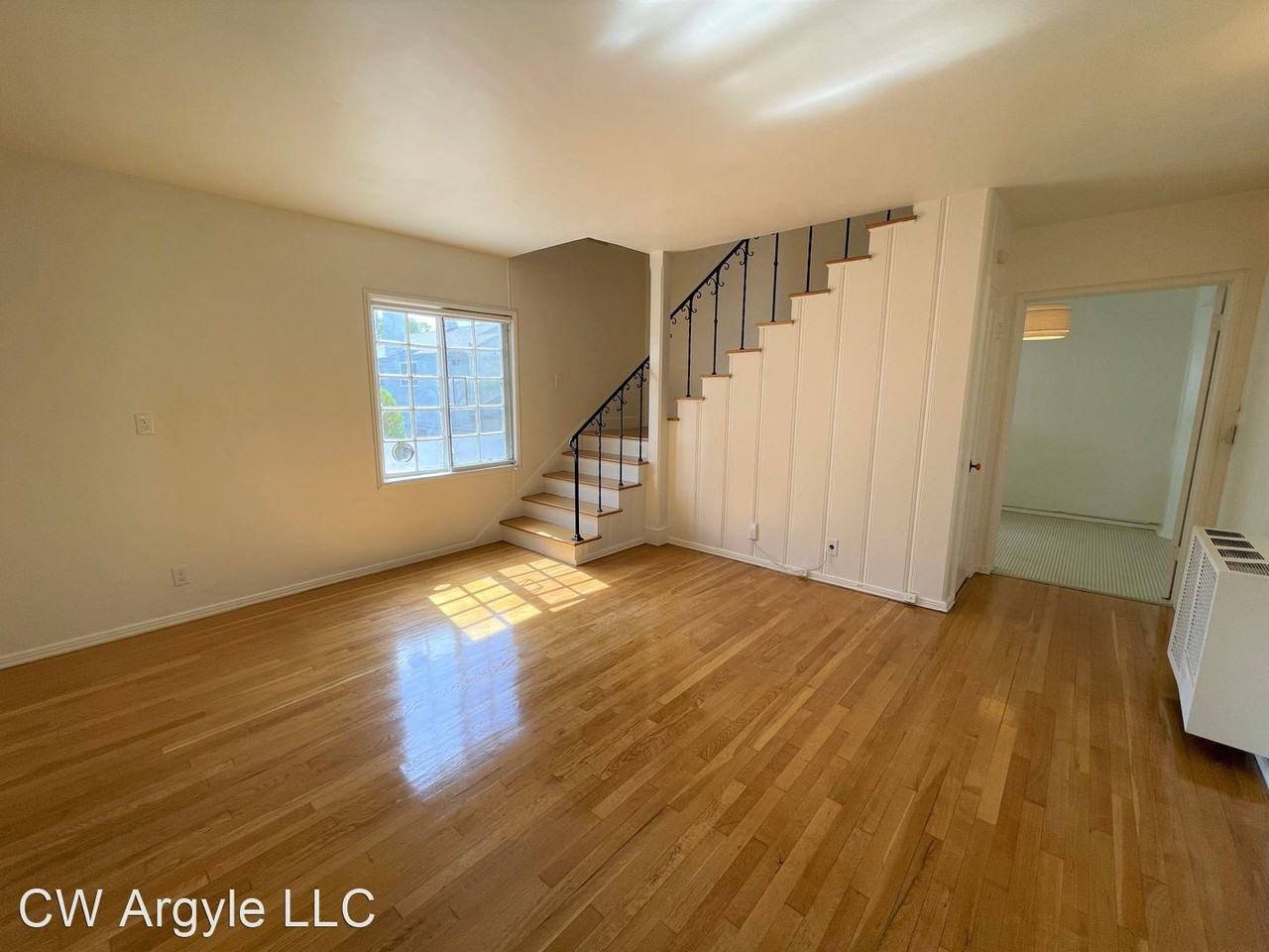 2026 Argyle Ave - Photo 2 of 27