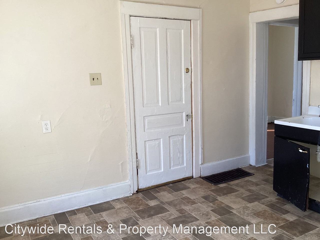 4047-4049 N 19th St - Photo 2 of 3