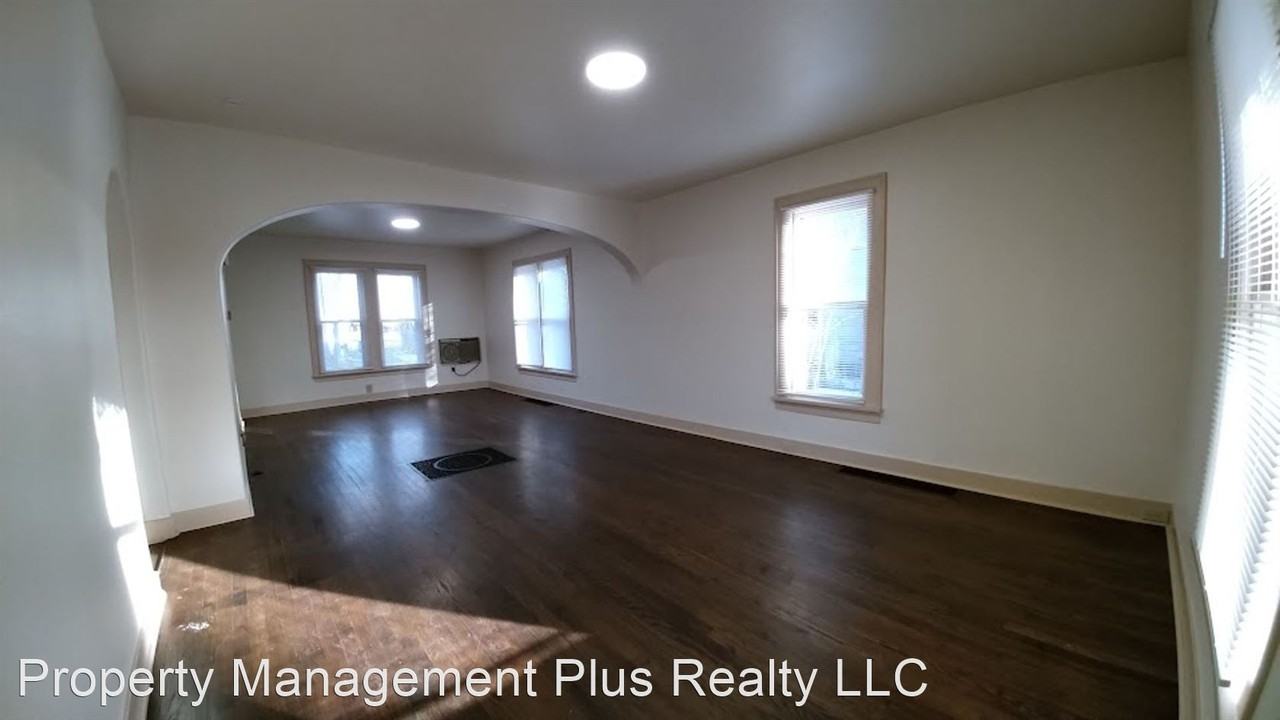 1116-1118 N. Cleveland Avenue - Photo 2 of 17