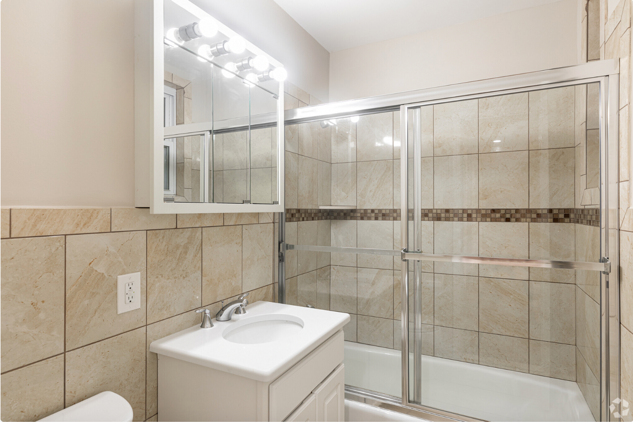 434-436 Lincoln Ave - Photo 4 of 18