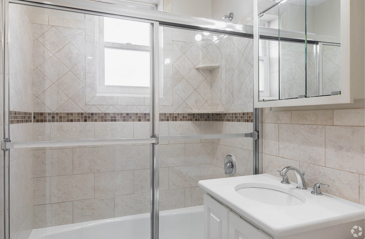 434-436 Lincoln Ave - Photo 5 of 18