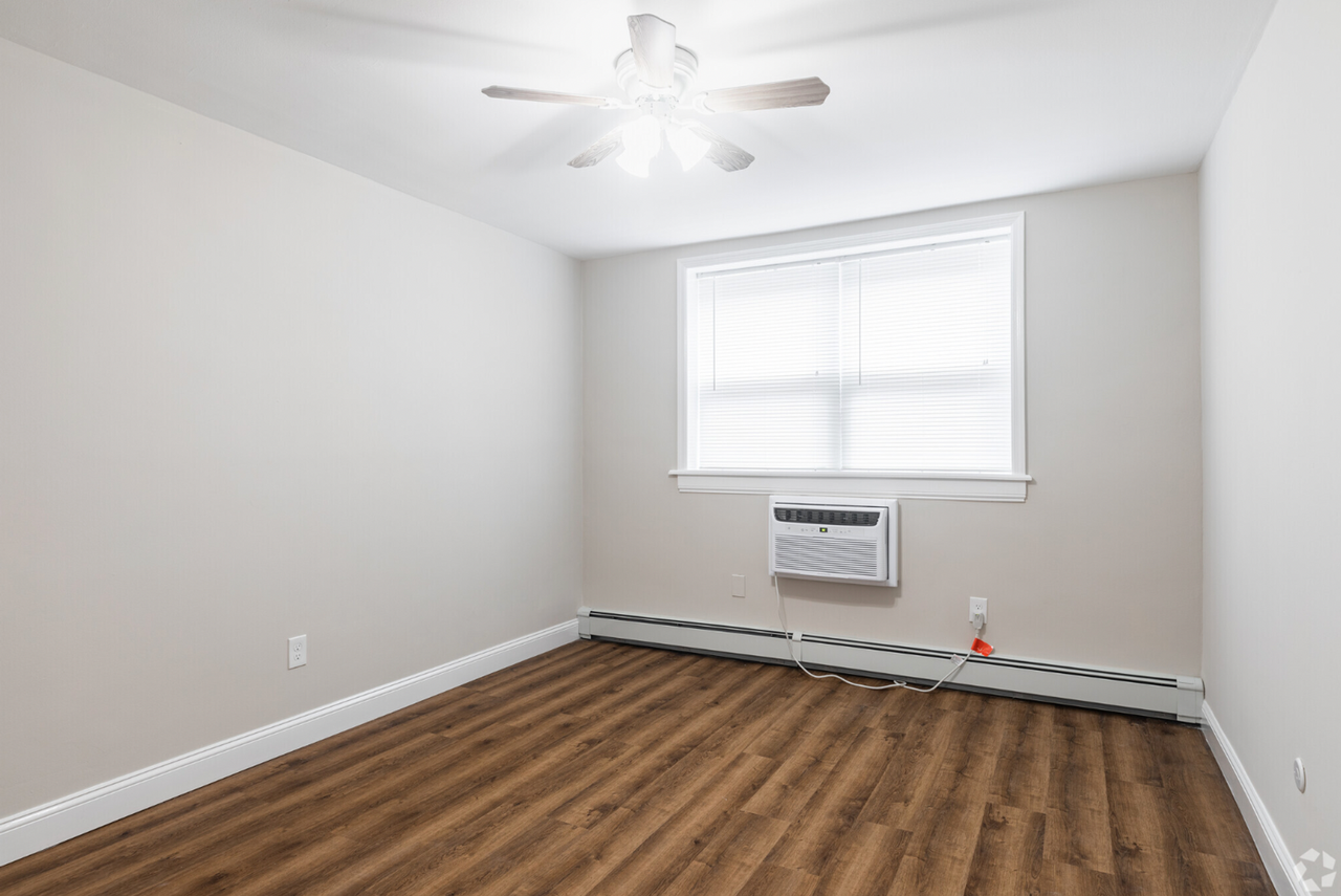 434-436 Lincoln Ave - Photo 6 of 18