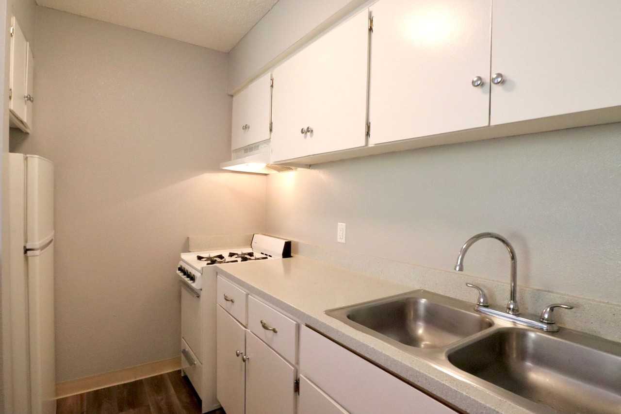 Cambridge Vista - Photo 4 of 19