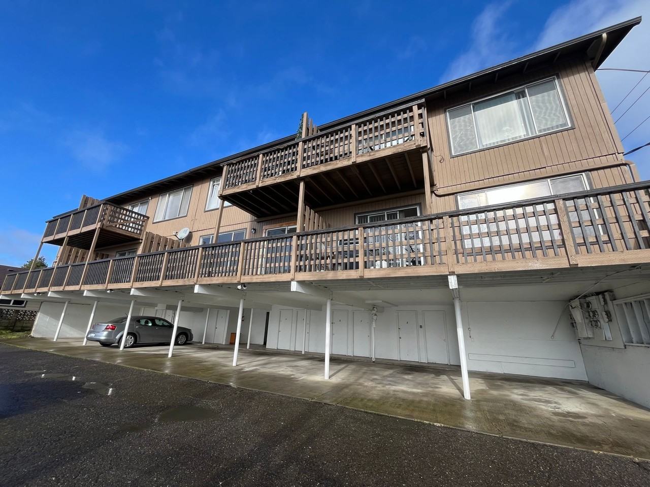 Beautiful 1 bedroom homes available in Downtown Vancouver! View of the Portland Lights! - Photo 3 of 3