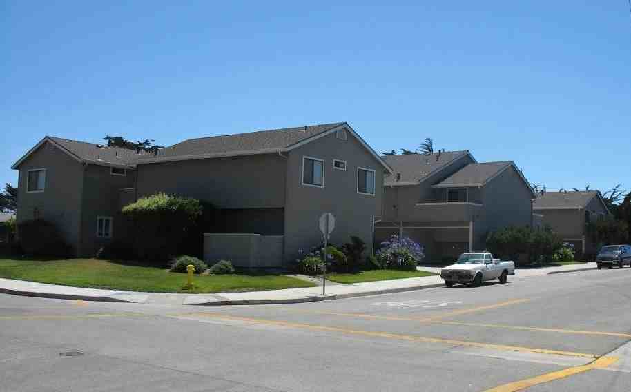 3080 Lake Drive - Photo 2 of 12