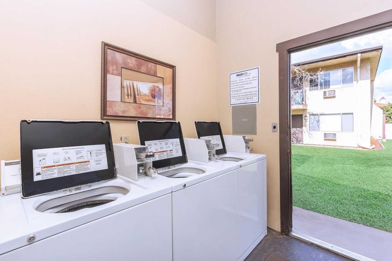 1043 So Sunshine - Photo 2 of 18