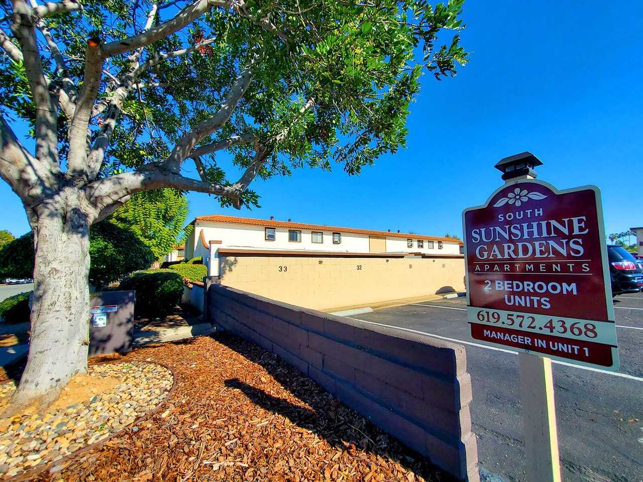 1043 So Sunshine - Photo 4 of 18