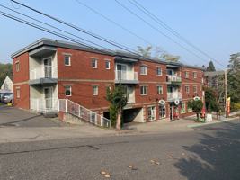 featured image of 2211 Douglas Ave
