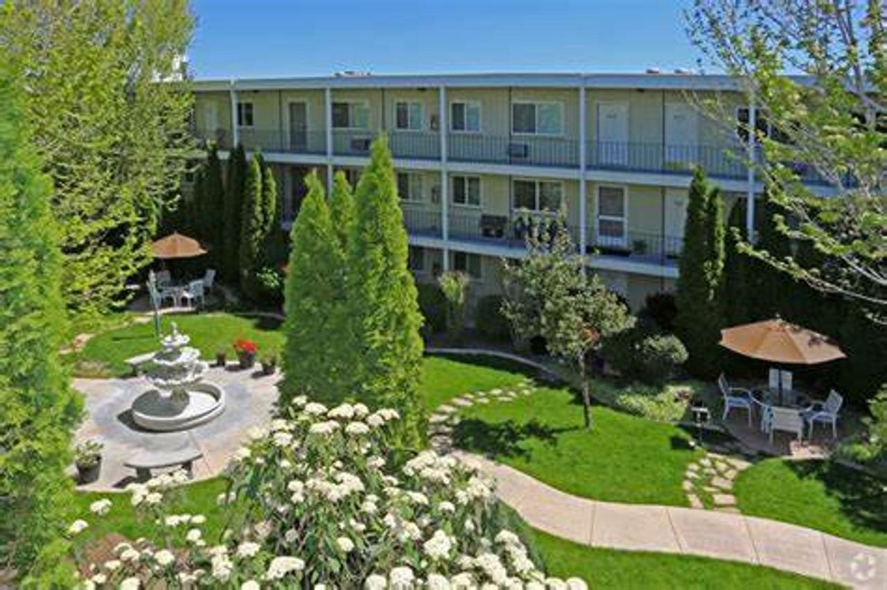 River Arms Apartments - Photo 2 of 7