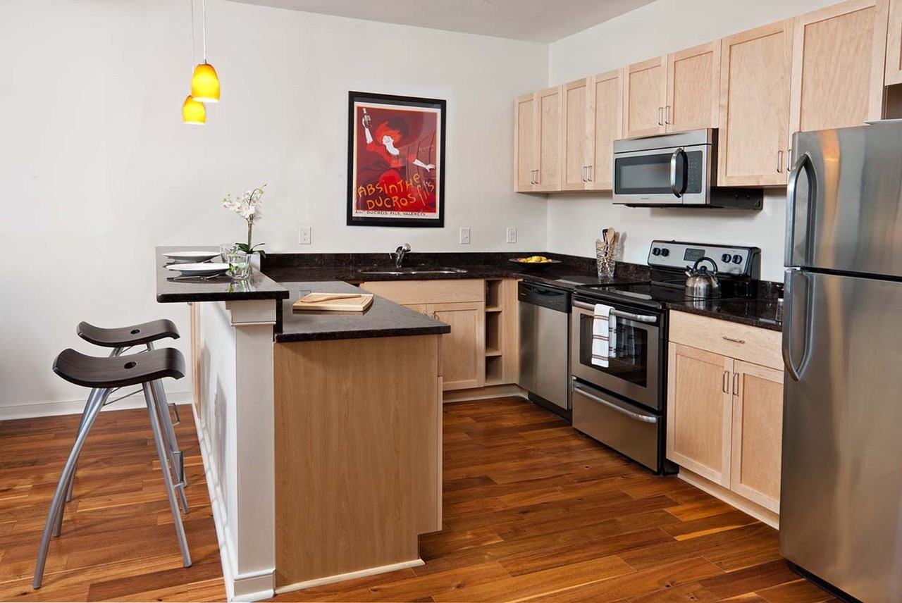 LOFTY APARTMENTS - Photo 5 of 36