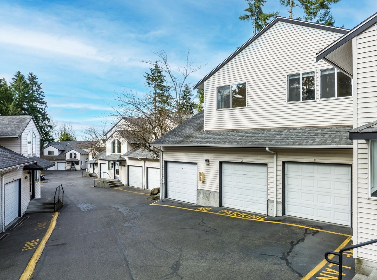 City's Edge Apartments - Photo 2 of 4